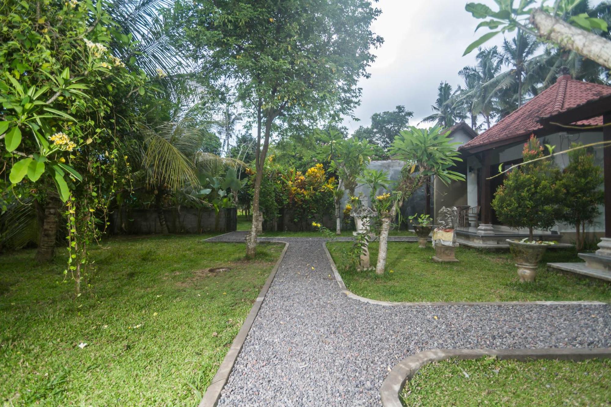 Parthi Puri Ubud Hotel Exterior photo